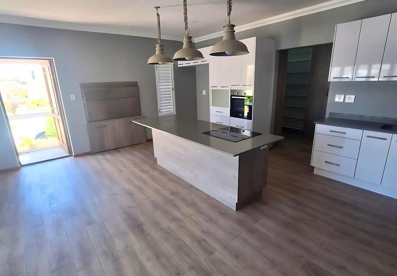 2 Bedroom Property for Sale in Heiderand Western Cape